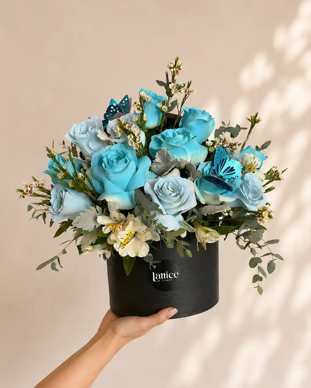Caja floral premium con rosas azules,  lattice flores guadalajara