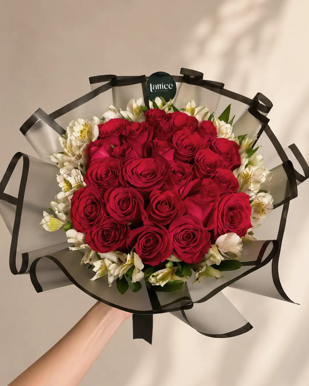 Ramo de 24 Rosas Rojas Deluxe | Lattice Flores
