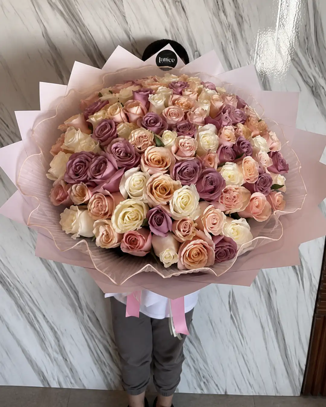 Ramo Deluxe de 100 Rosas Pastel | Lattice Flores