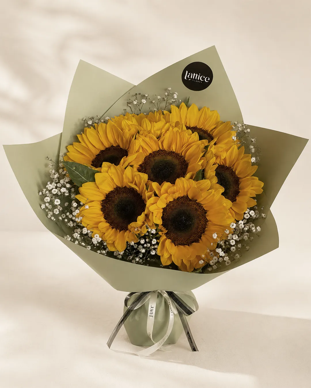 Ramo de Girasoles con Flores Blancas