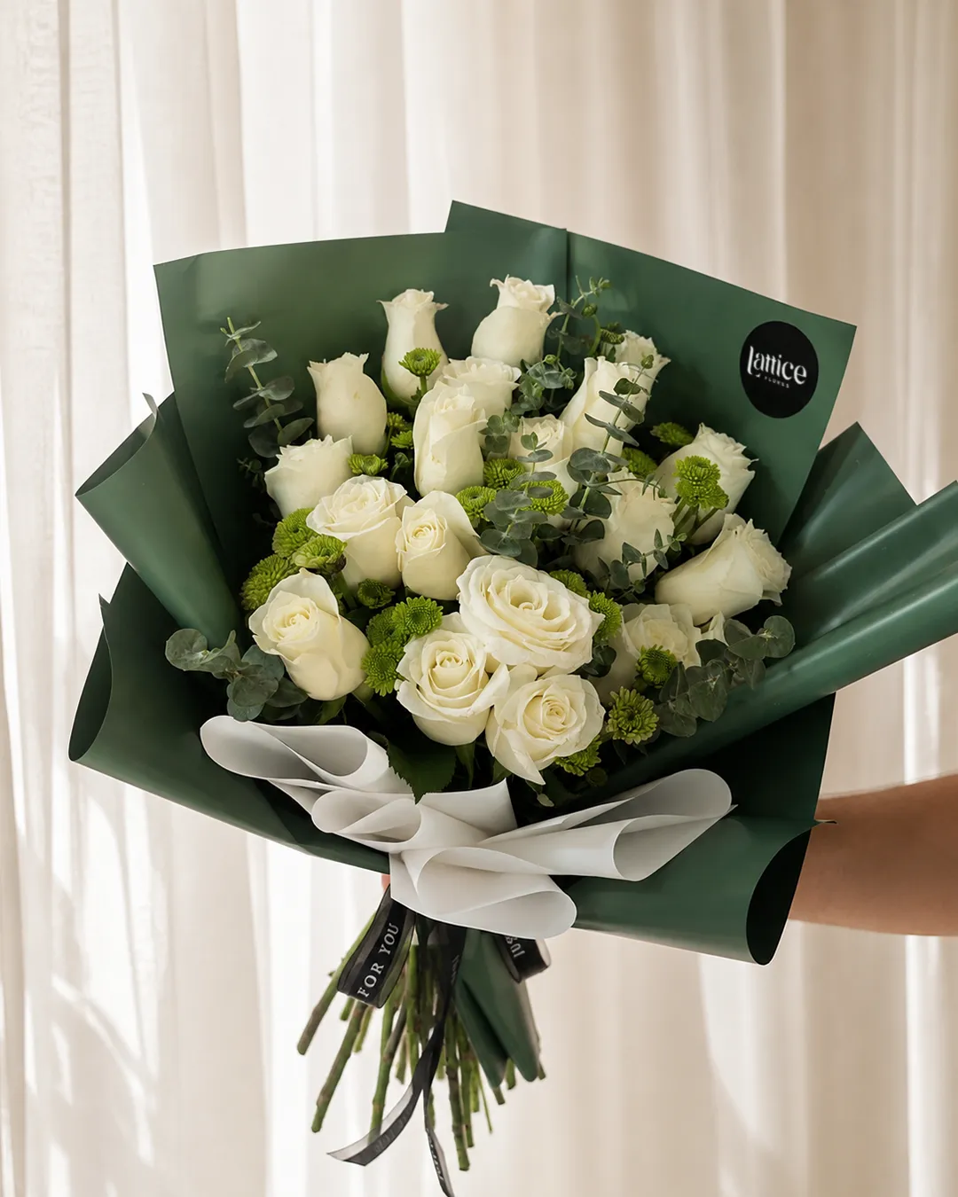 Bouquet Émeraude de Rosas Blancas | Lattice Flores